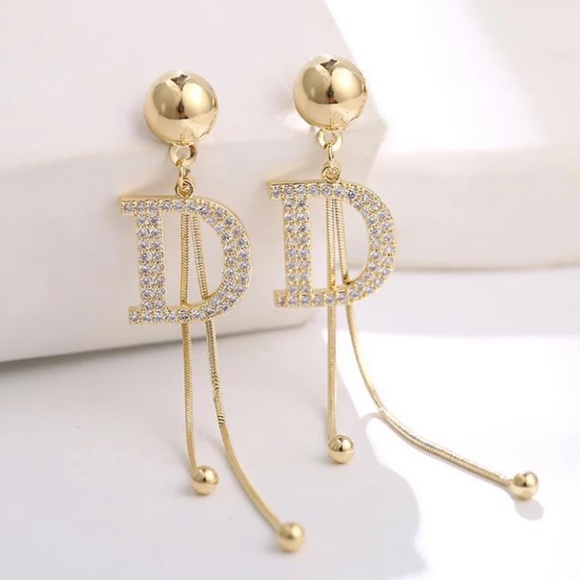 Flash Sale Dangling earrings - Picture 2 of 3